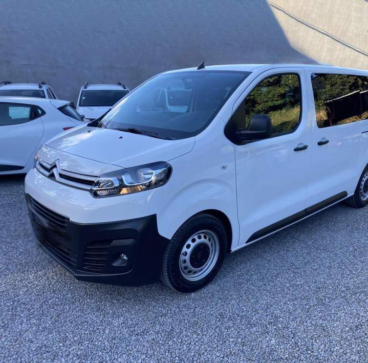 Location d’une voiture familiale spacieuse et confortable